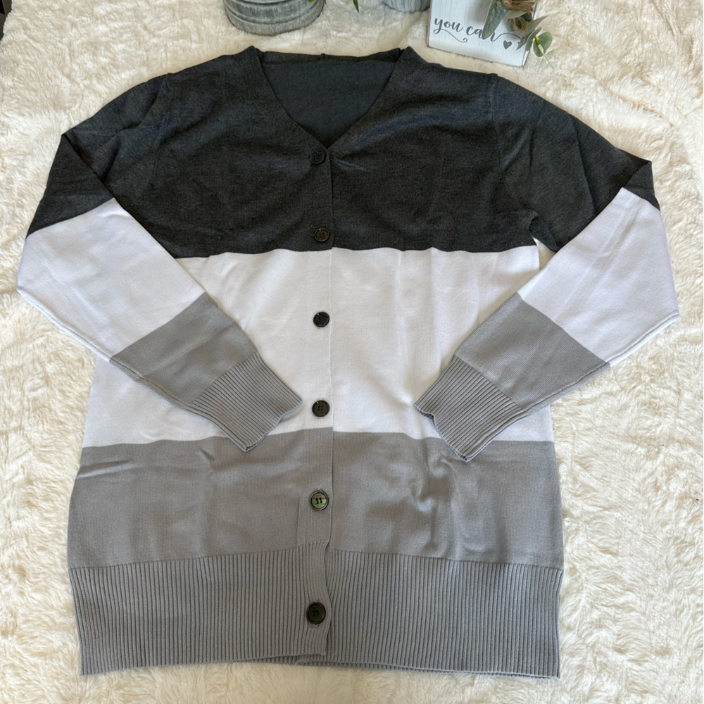 Women’s color block button up cardigan size small